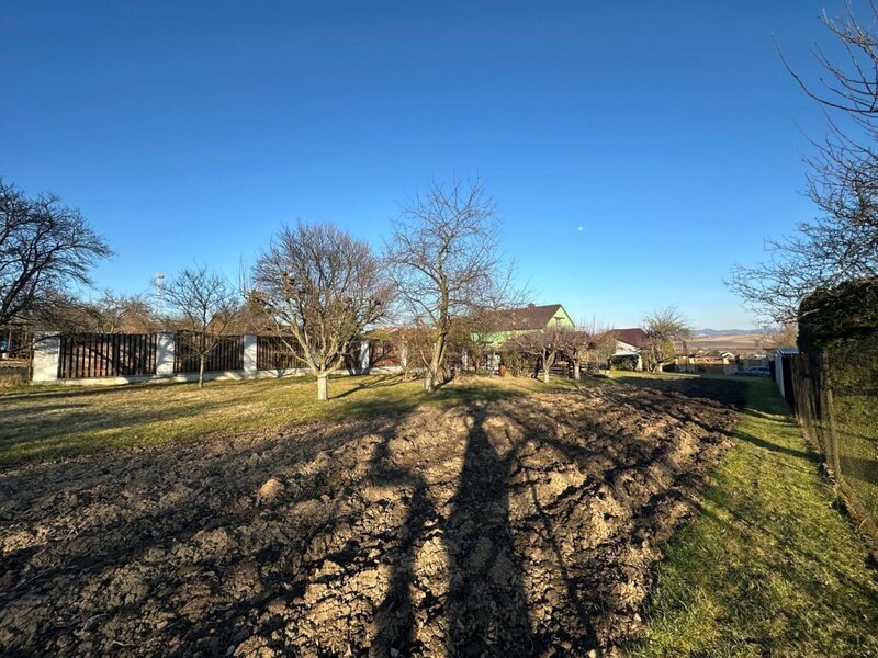 Prodej stavebního pozemku – v obci Roštění u Holešova