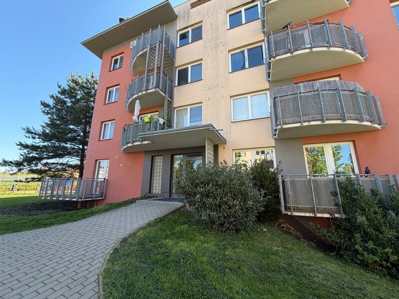 Pronájem moderního bytu 1+kk s balkonem – Zlín, Podlesí V