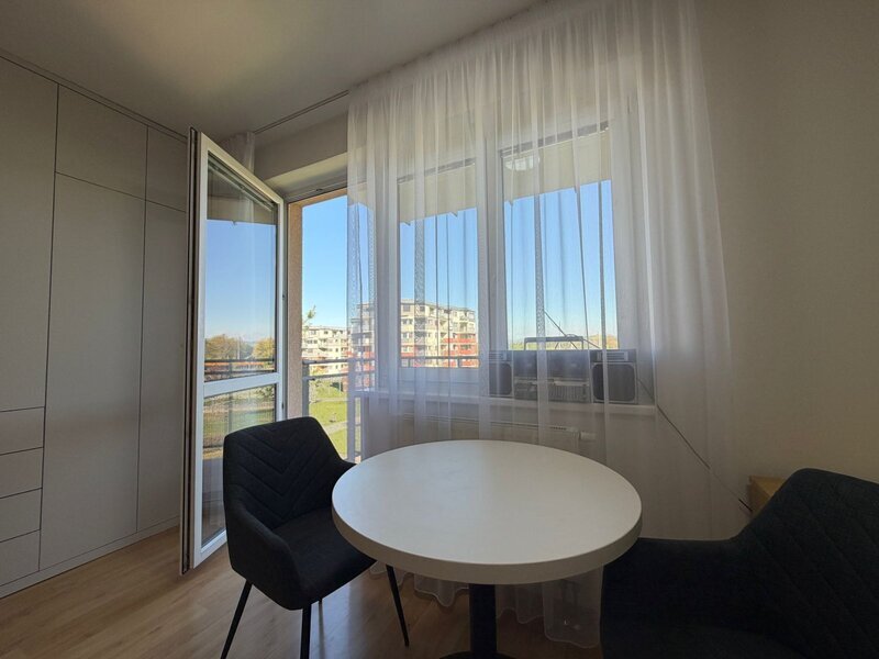 Pronájem moderního bytu 1+kk s balkonem – Zlín, Podlesí V