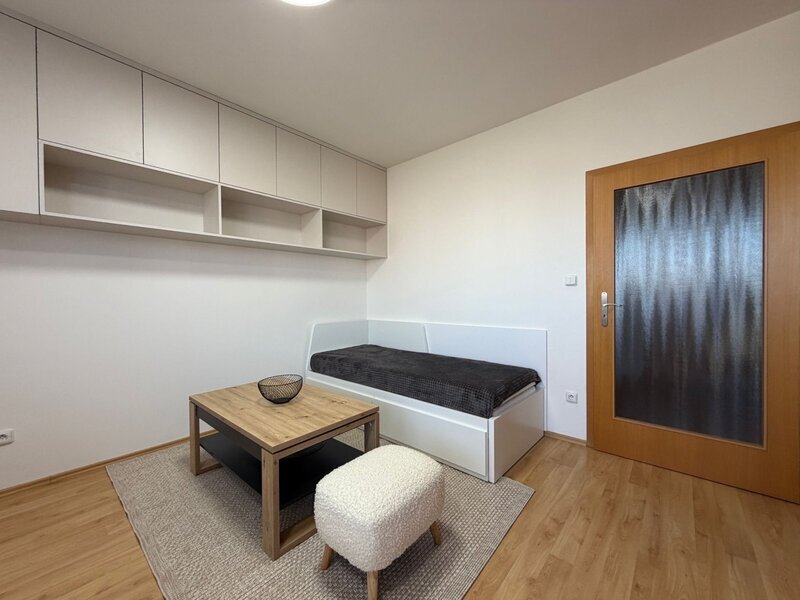 Pronájem moderního bytu 1+kk s balkonem – Zlín, Podlesí V