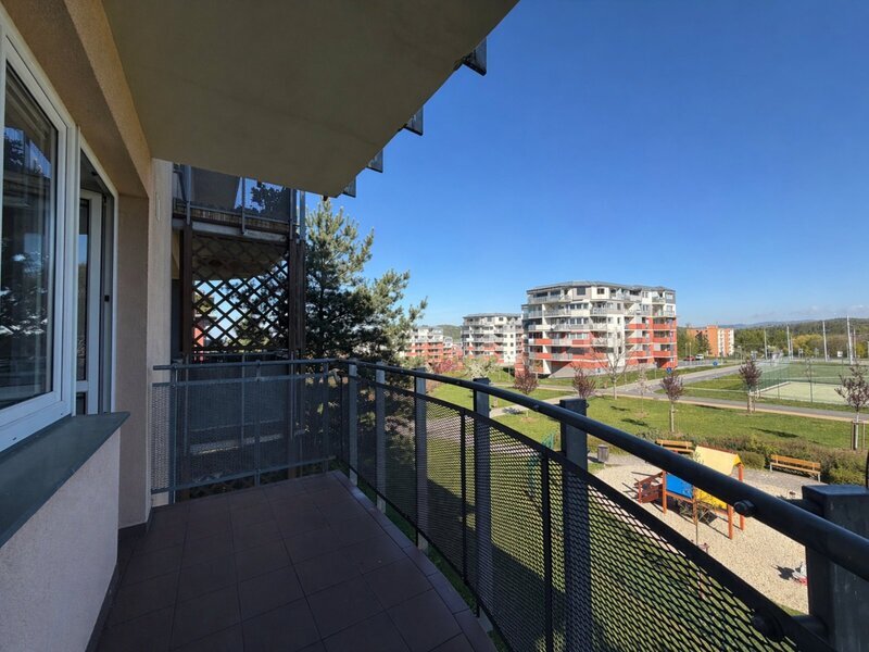 Pronájem moderního bytu 1+kk s balkonem – Zlín, Podlesí V