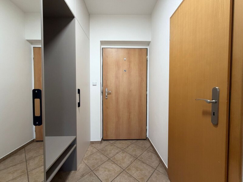 Pronájem moderního bytu 1+kk s balkonem – Zlín, Podlesí V