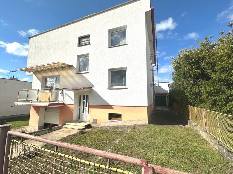 Prodej dvougeneračního rodinného domu v žádané lokalitě – Slavičín, ulice Jasmínová