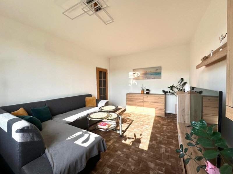 Pronájem prostorného bytu 2+1 s lodžií a sklepem, Napajedla