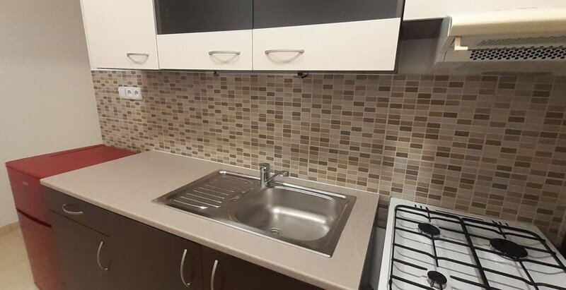 Pronájem kompletně zařízeného bytu 1+1, 35 m2, s lodžií, 2.NP, Zlín, ul. Družstevní, JS