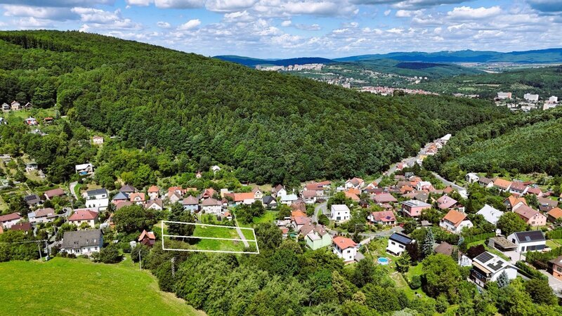 Prodej stavebního pozemku 1207 m²
